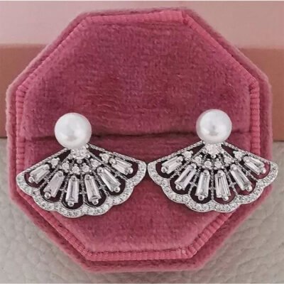 Shell Design Pearl Diamante Earring With Box – AE213
