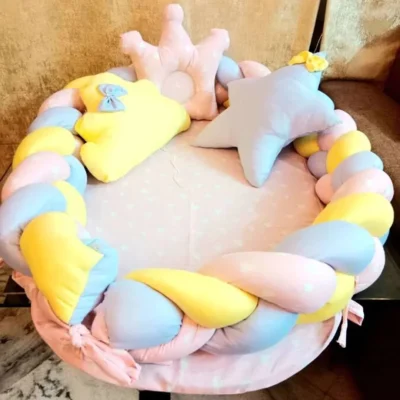 Baby snuggle bed